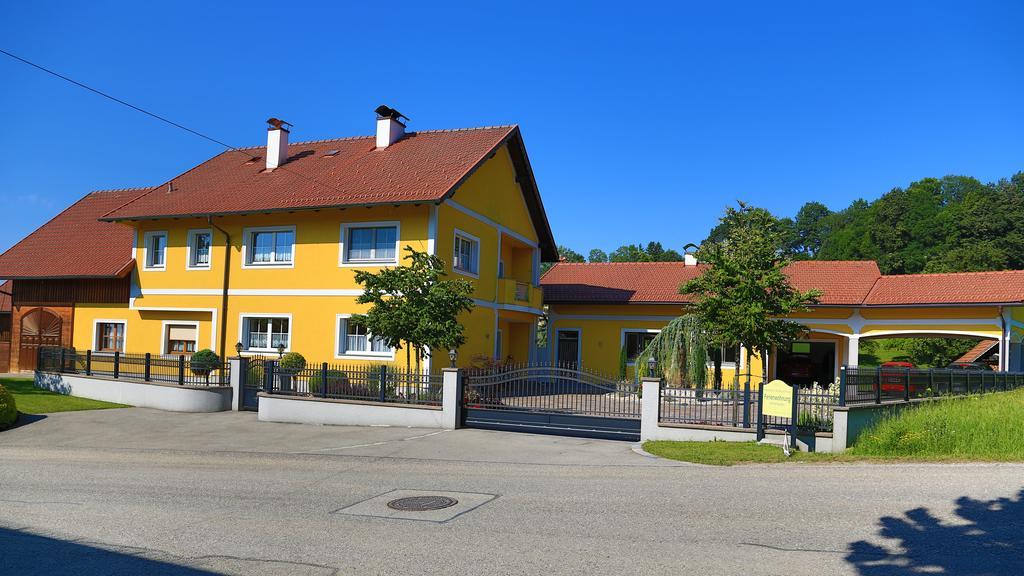 Ferienwohnungen Hanetseder Wallern an der Trattnach Room photo